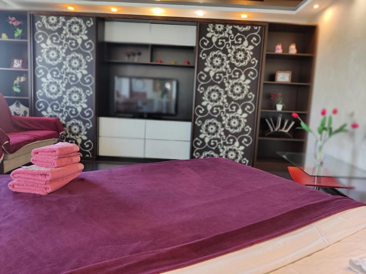 Real Home Apartmens - Podil Promenade Kiev Eksteriør billede